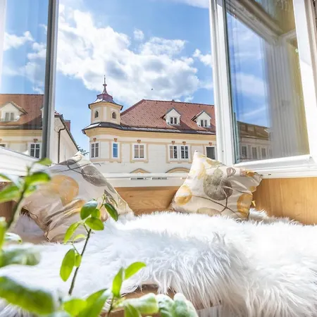 Old Quarter Apartment