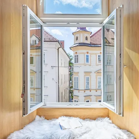 Old Quarter Apartman
