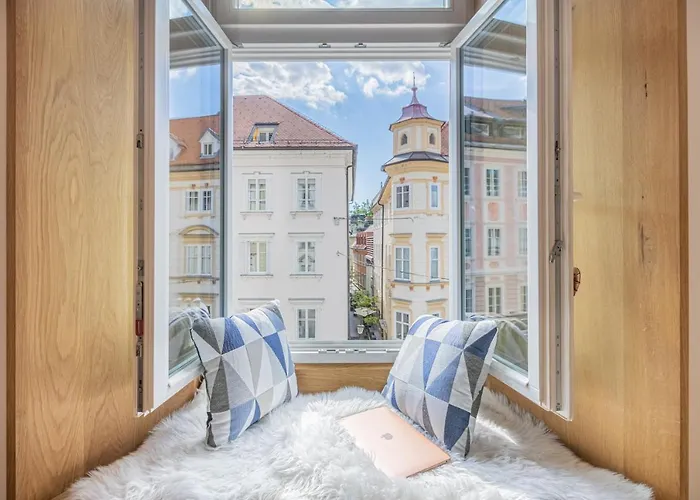 Old Quarter Апартаменти *